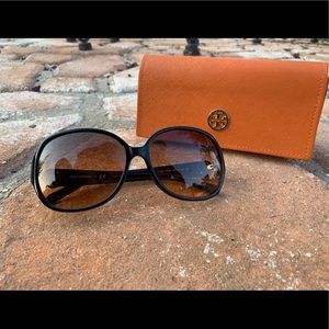 Tory Burch Sunglasses with Case☀️🕶